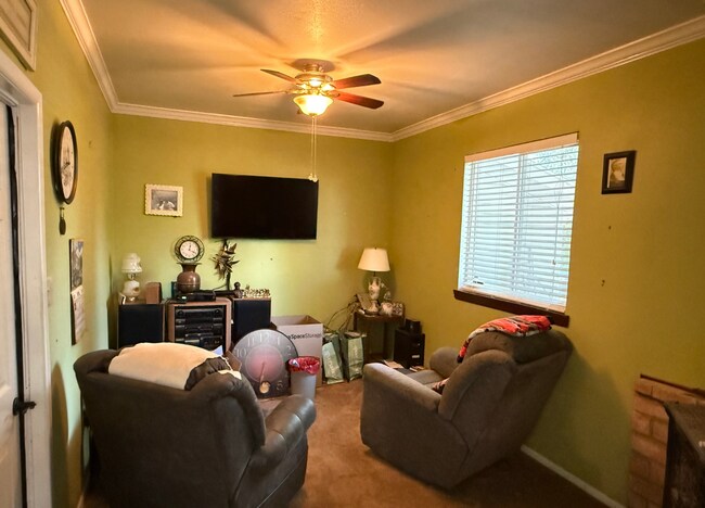 Building Photo - Cute Lehi rambler with tons of yard space ...