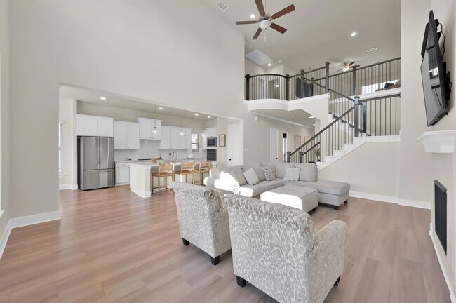 Building Photo - 10640 Red Tail Pl