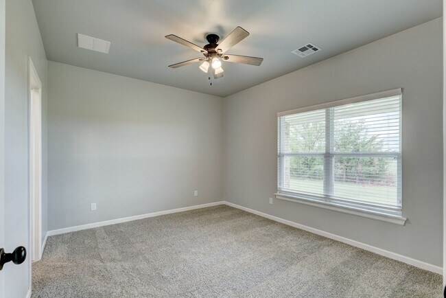 Building Photo - 634 Juniper St