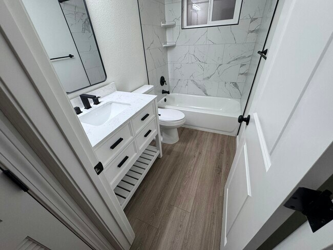 Building Photo - 2130 N Glenn Ave