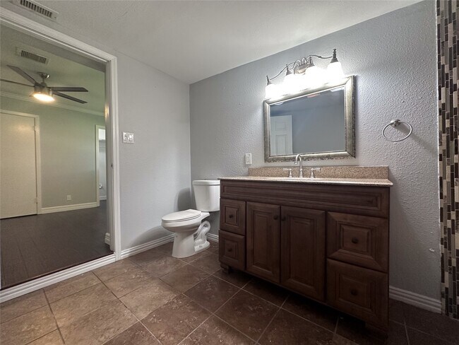 Building Photo - 17706 Wild Oak Dr