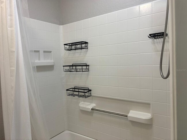 Building Photo - 4390 NE 140th Ct