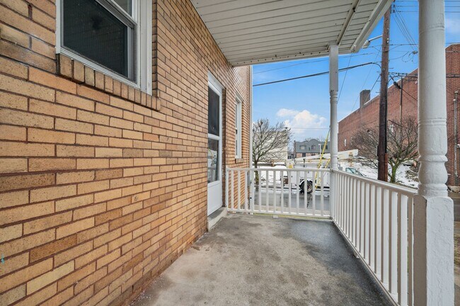 Building Photo - 101-103 E Agnew Avenue