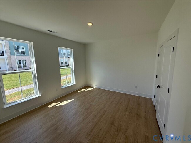 Building Photo - 15339 Sunray Aly