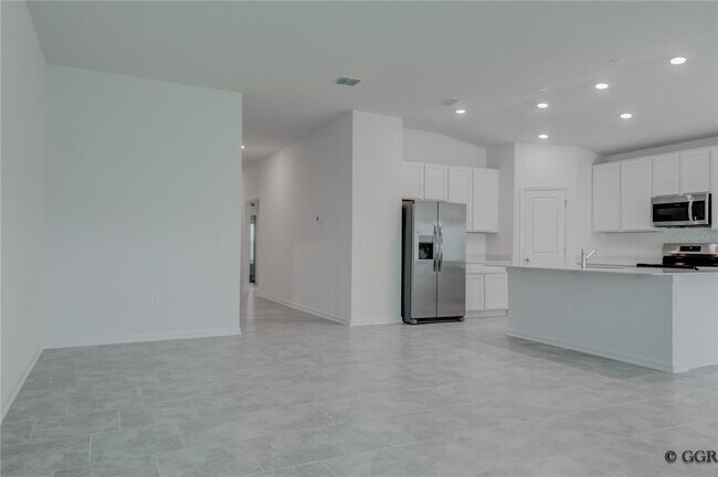 Building Photo - 5005 Worchester Dr