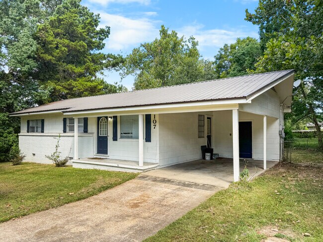 Building Photo - 107 Ann Dr