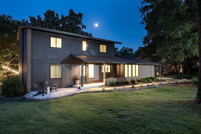 Building Photo - 884 Shrewsbury Ln