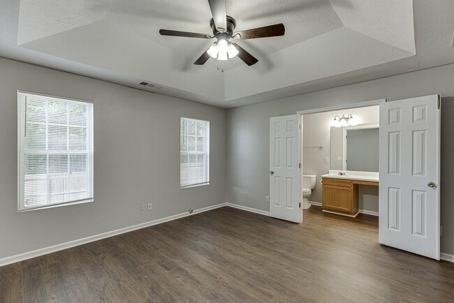Building Photo - 2195 Oakland Spring Dr