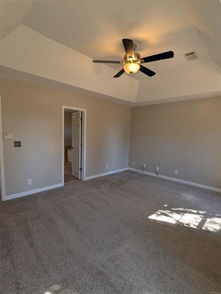 Building Photo - 45 Honeysuckle Ct