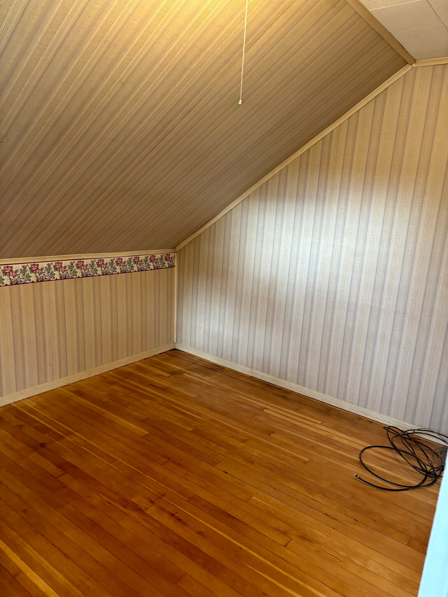 Building Photo - 72 Hoover St