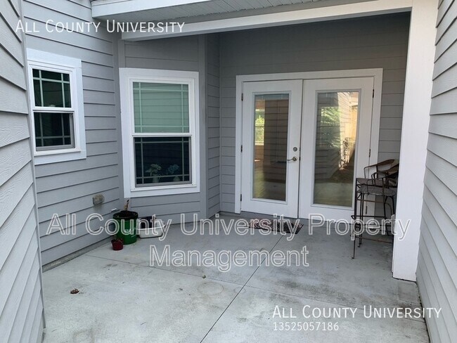 Building Photo - 5104 NW 21st Dr