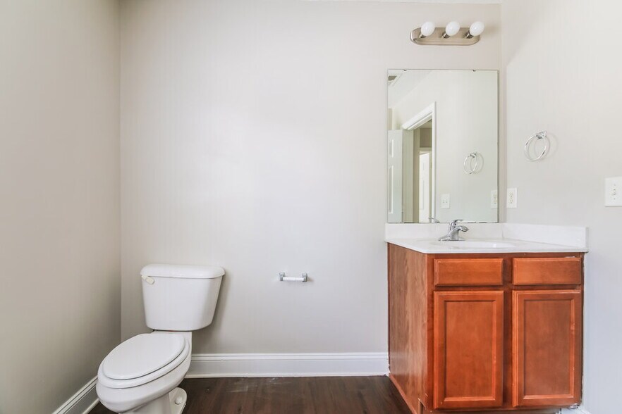Building Photo - 133 Smart Ct