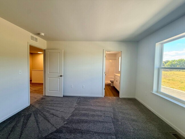 Building Photo - 45 N Conifer Dr