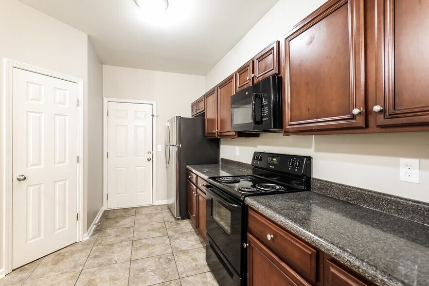 Building Photo - 6450 Splitpine Ct