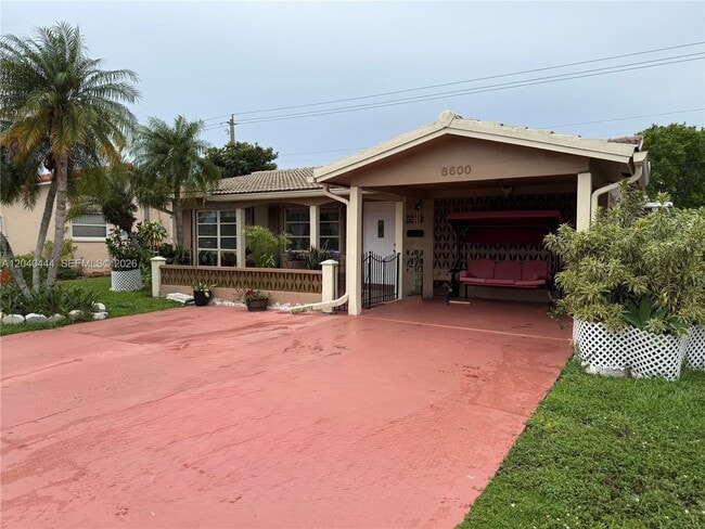 Building Photo - 8600 NW 57th Ct