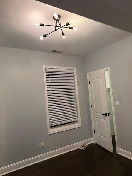 Building Photo - 7825 S Loomis Blvd