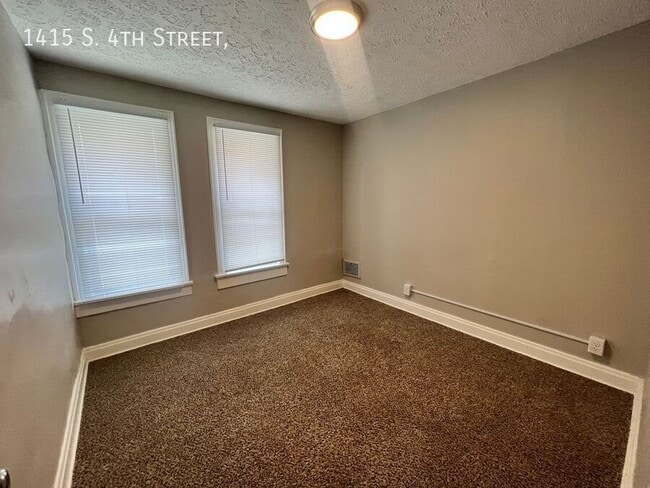 Building Photo - 1415 S 4th St