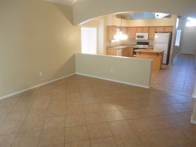 Building Photo - 5711 W Shady Grove Dr
