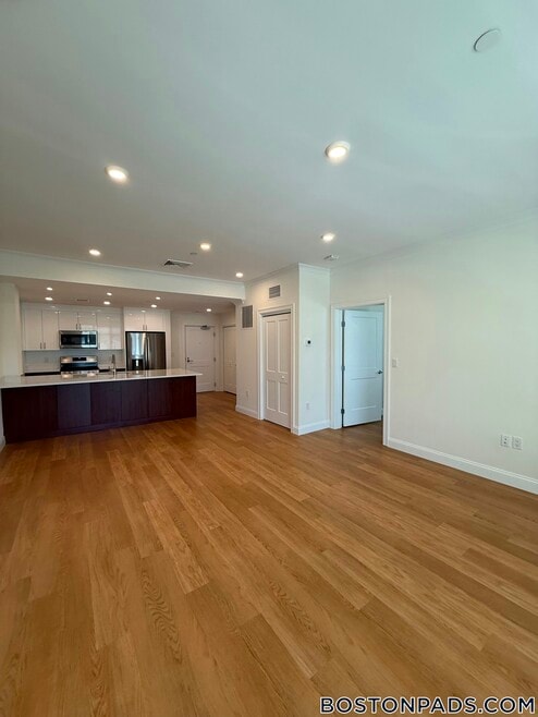 Building Photo - 120 Gerry Rd