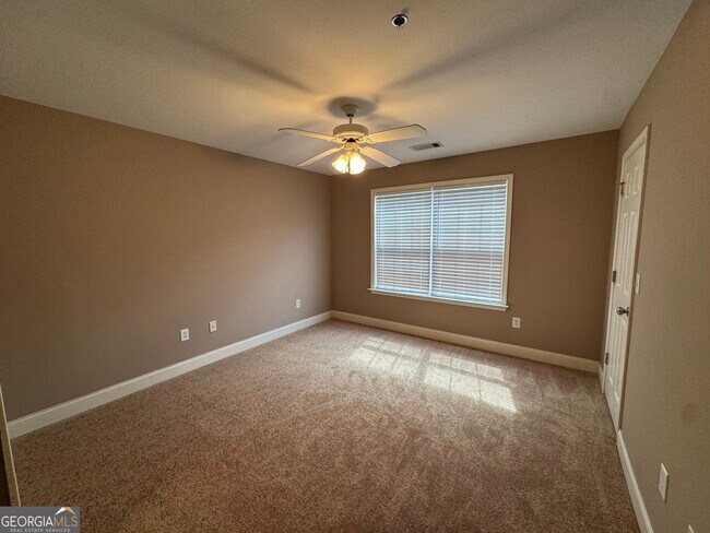 Building Photo - 460 S Barnett Shoals Rd