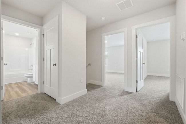 Building Photo - 4932 Valor Ct