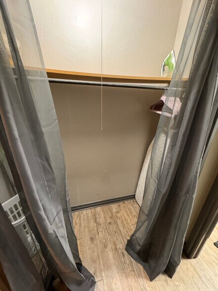 Building Photo - 1207 W Gore Blvd