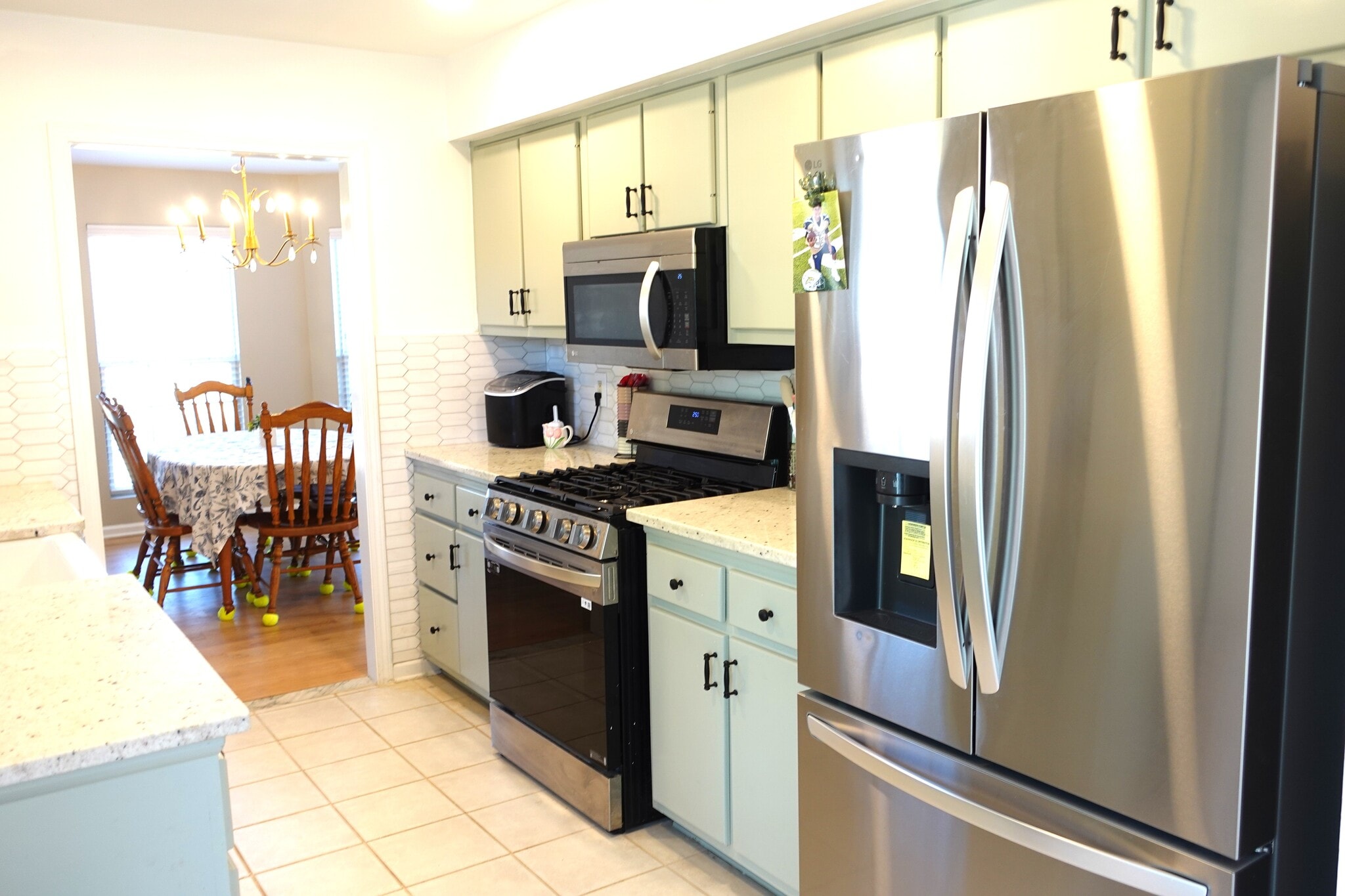 Kitchen - 1333 Holliday Dr