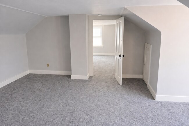 Building Photo - 3544 Bell St