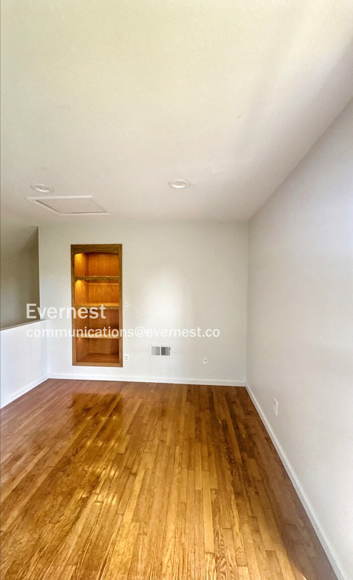 Building Photo - 2860 W Centennial Dr