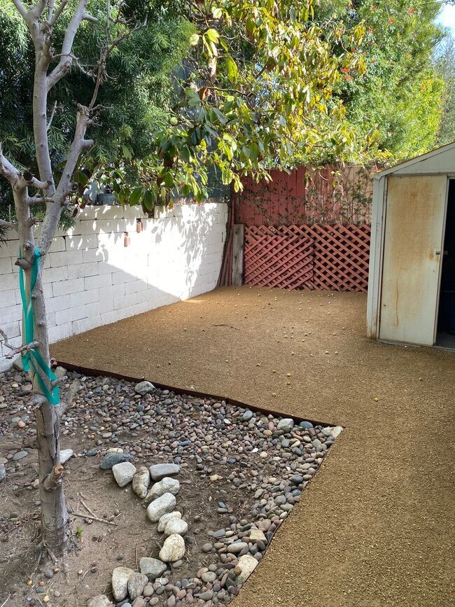 Building Photo - 3 Bed 2 Bath House