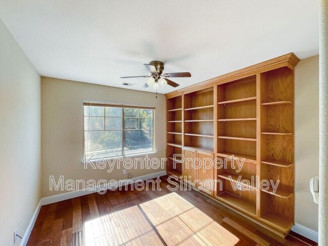 Building Photo - 3825 Venus Ct