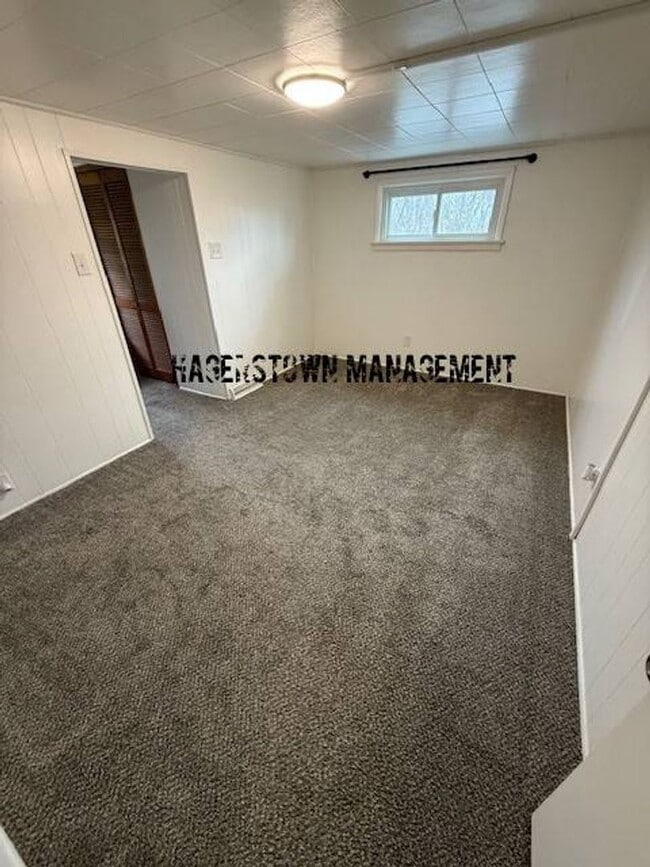 Building Photo - MUST SEE - Single Level Living