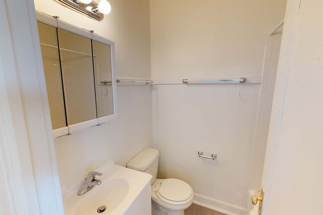 Floorplan - 5528-5532 S. Everett Avenue