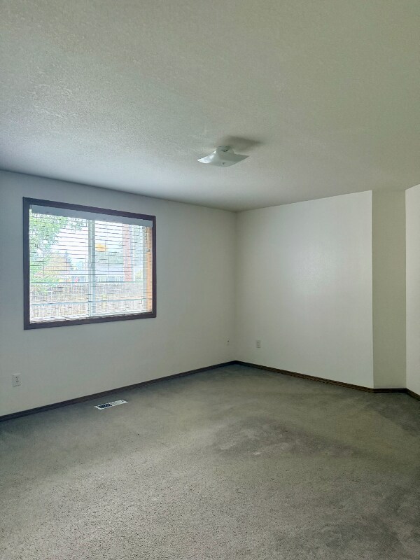 Building Photo - 109 Wilshire Way