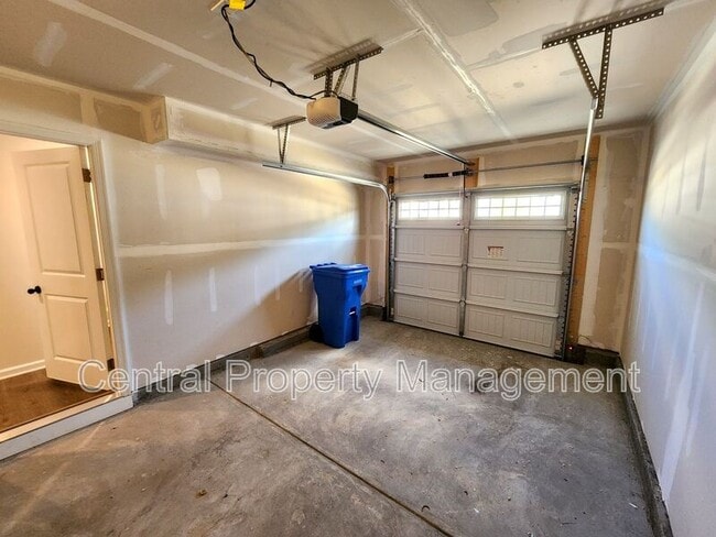 Building Photo - 165 Sarnesfield Wy