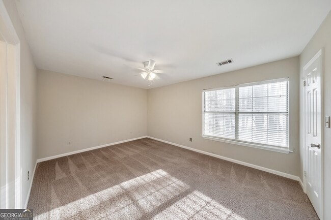 Building Photo - 2045 Fairways Ct