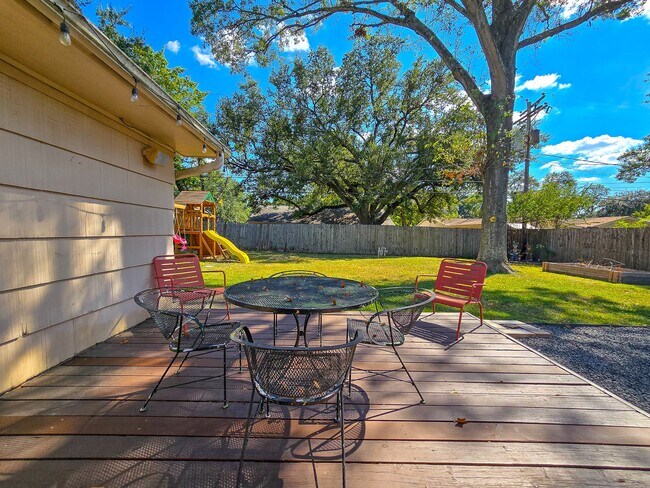 Building Photo - 9507 Meadowbriar Ln