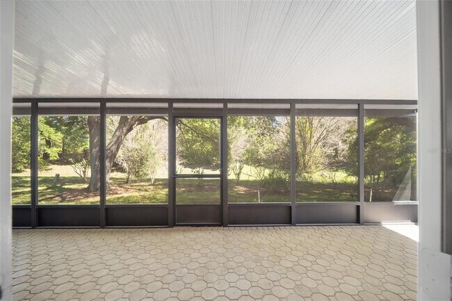 Building Photo - 3025 W Bermuda Dunes Dr