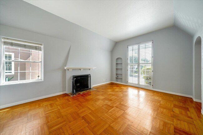 Building Photo - 3 Winchester Pl