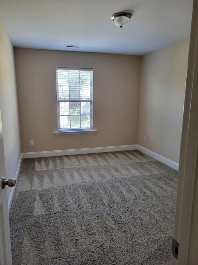 Building Photo - ~~~ Beautiful Home in Mebane ~~~