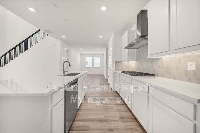 Building Photo - 6946 W Buckhorn Trail