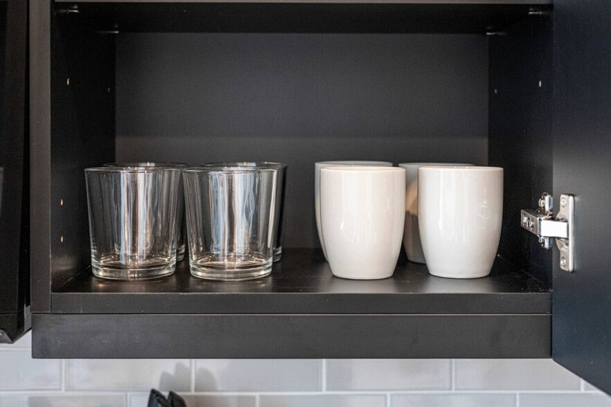 Building Photo - 596 W 9th St