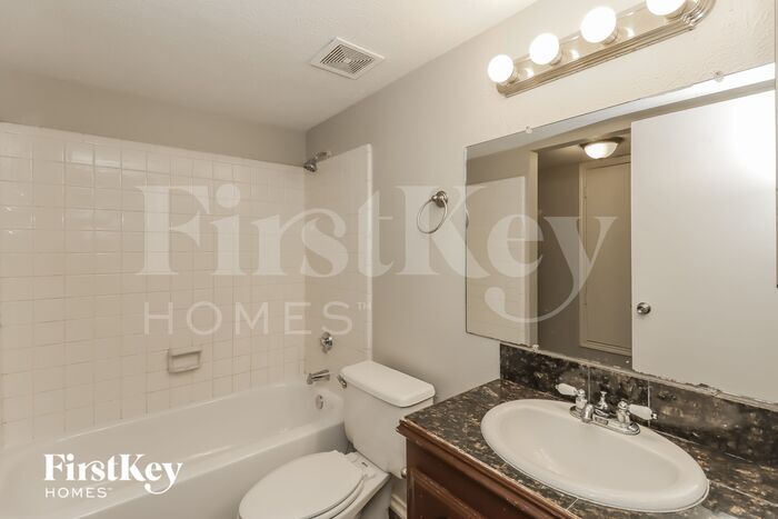 Building Photo - 16914 Kilwinning Dr