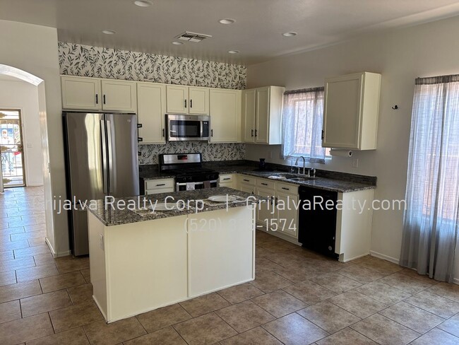Building Photo - Charming 4-Bedroom, 2 Bath Rancho Sahuarit...