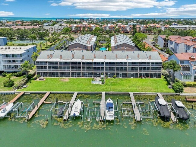 Building Photo - 637 Pinellas Bayway