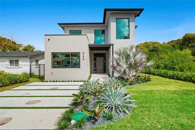 Building Photo - 245 NE 116th St