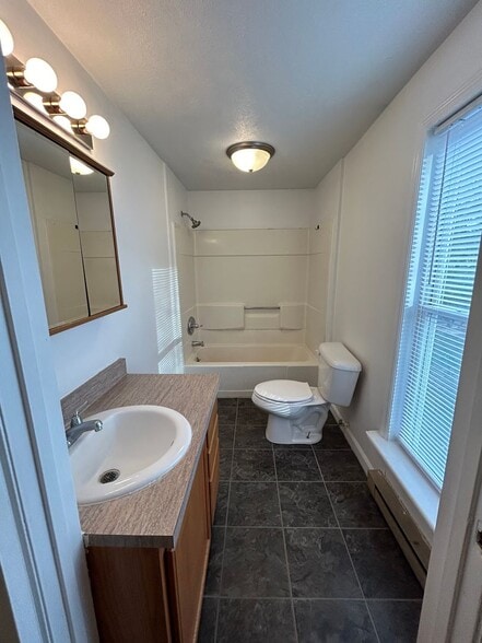 Building Photo - 1402 Alabama St