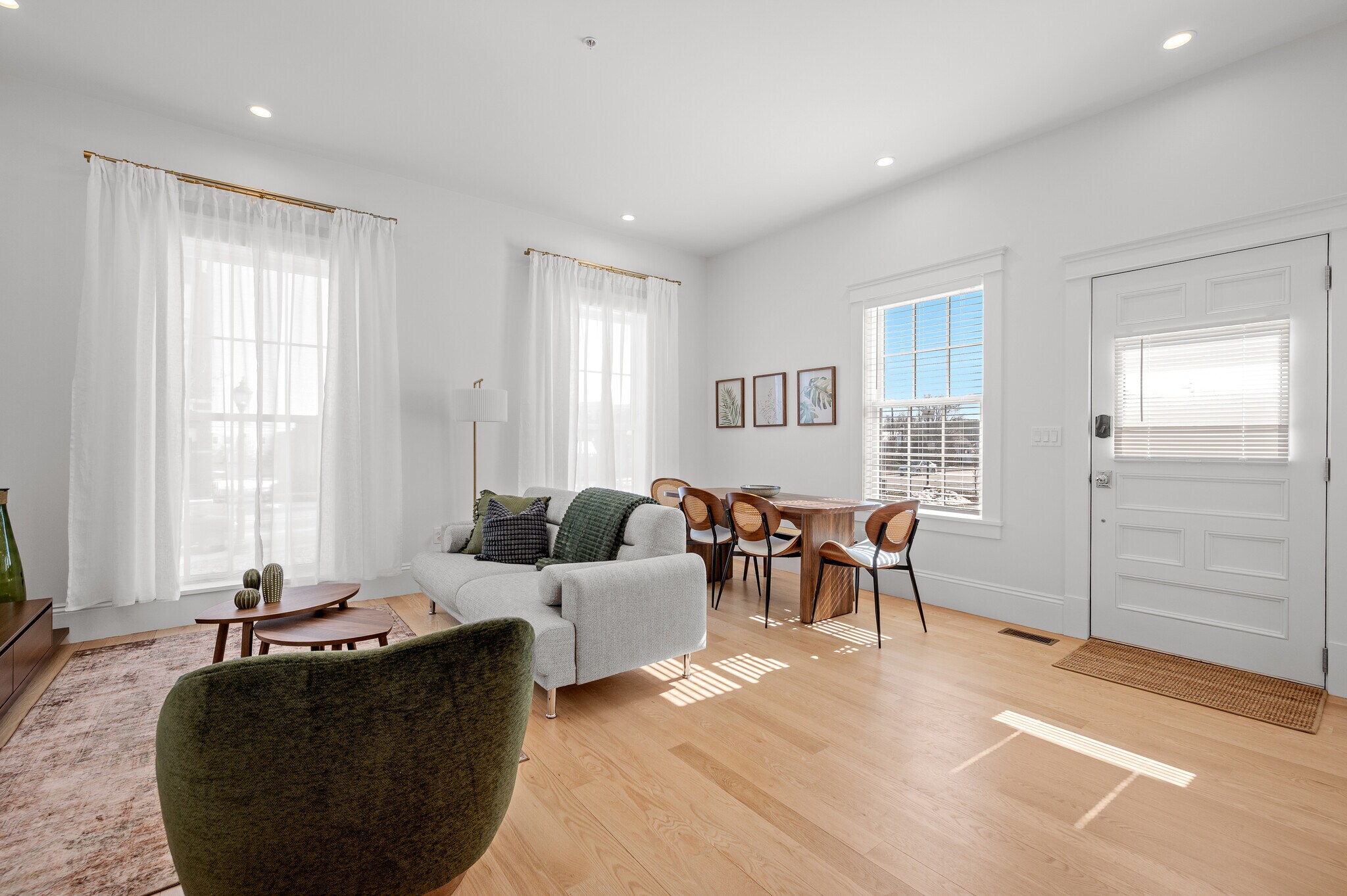 Building Photo - 30 E Main St