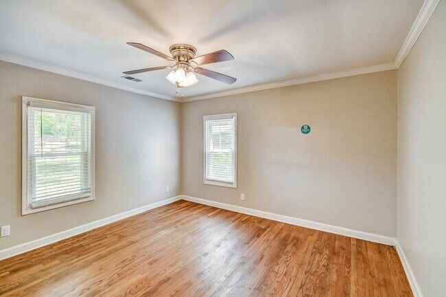 Building Photo - 937 9th Ave