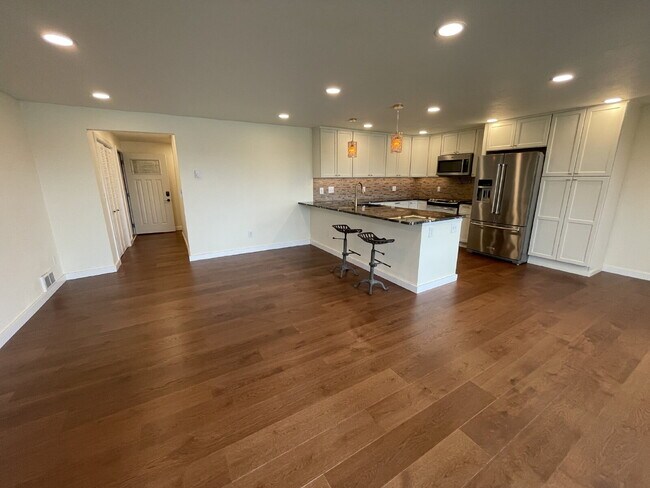 Building Photo - Spacious 2-Bed, 2-Bath Condo in Spokane's ...